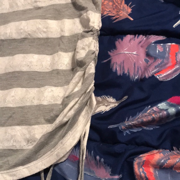 Cute top - Picture 4 of 4